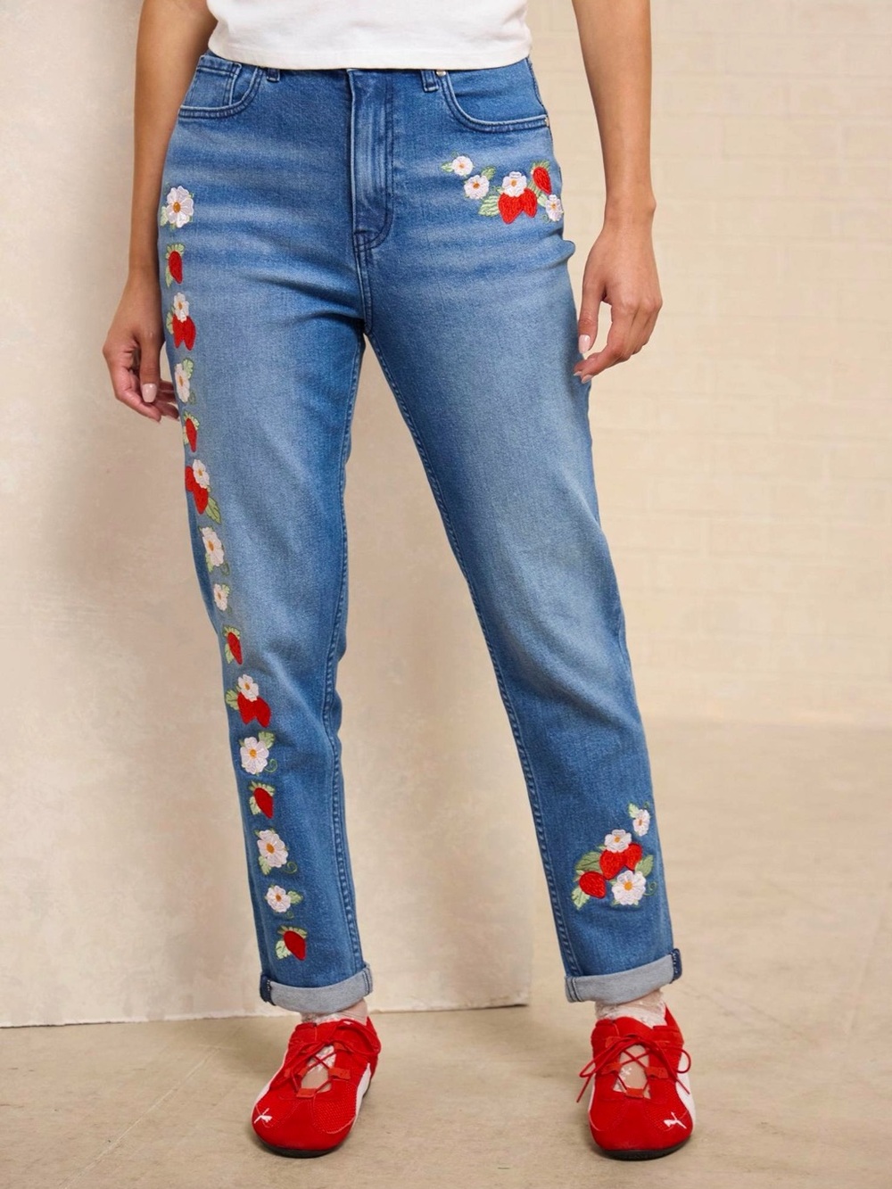 Boxlunch Women's Strawberry Shortcake High Waist Mom Jeans Pants Embroidered NWT